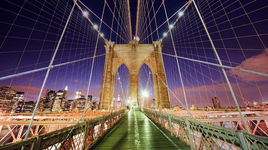 Brooklyn Bridge und Skyline von Manhattan, New York City, New York