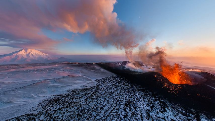 Der Vulkan Tolbatschik auf der Halbinsel Kamtschatka, Russland