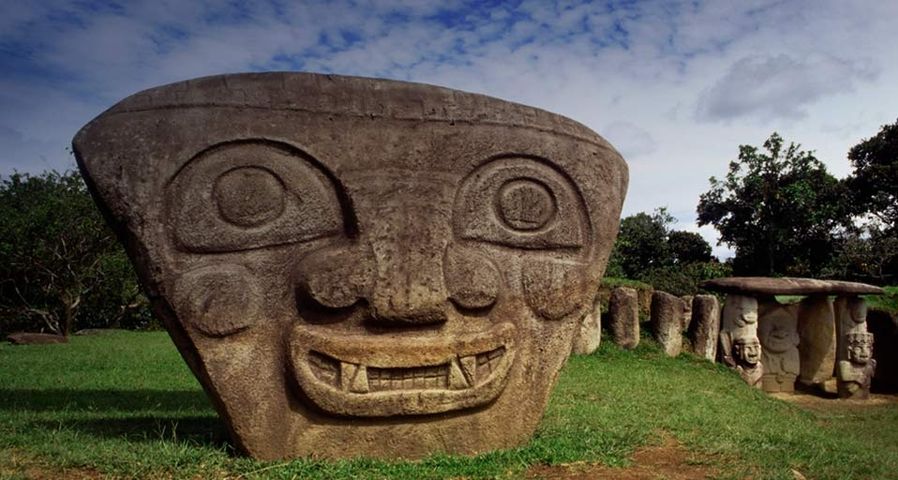 Steinskulptur im archäologischen Park von San Agustin, Kolumbien – Jane Sweeney/Corbis ©