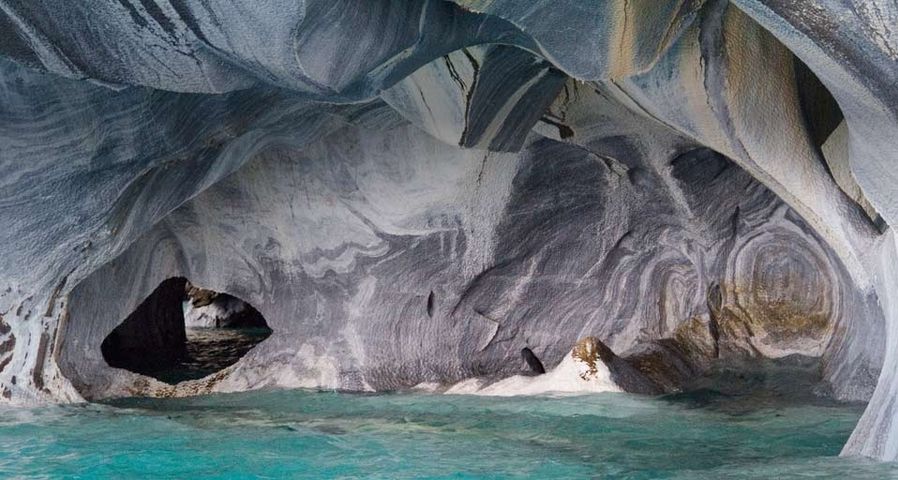 Die Marble Caves liegen im General Carrera-See in Chile