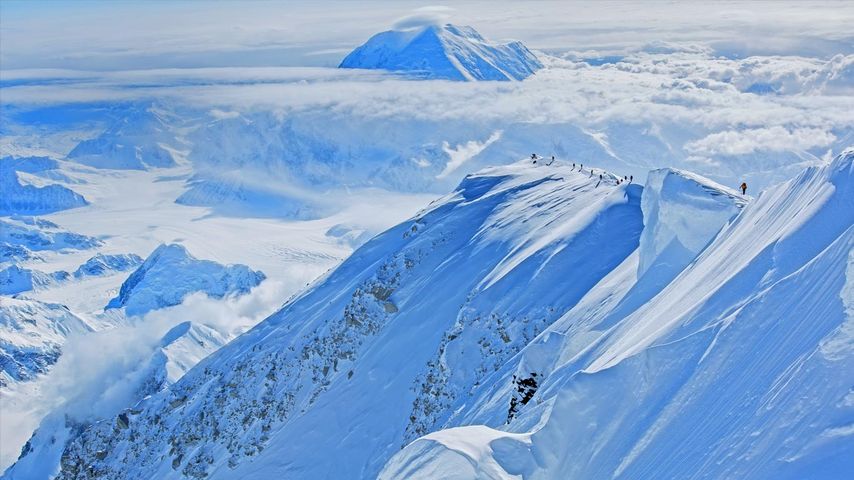 Bergsteiger beim Aufstieg zum Mount McKinley, Denali-Nationalpark, Alaska, USA