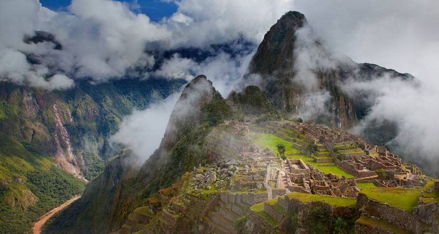 Inka-Ruinen von Machu Picchu bei Cuzco in Peru – Sean Caffrey/Lonely Planet Publications Ltd. ©