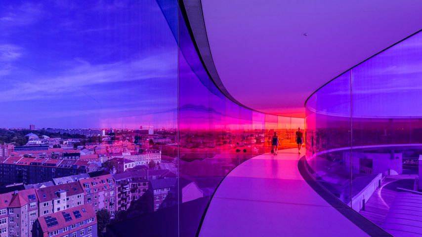 Installation „Your rainbow panorama“ von Olafur Eliasson, ARoS Aarhus Kunstmuseum, Aarhus, Dänemark 