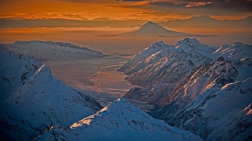 Chigmit Mountains und Lake-Clark-Nationalpark, Alaska, USA