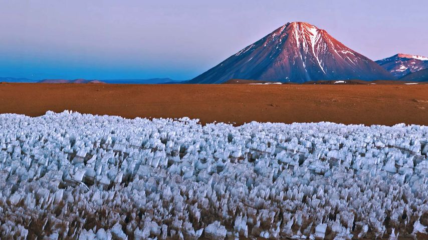 Vulkan Licancabur, Grenzgebiet zwischen Bolivien und Chile 