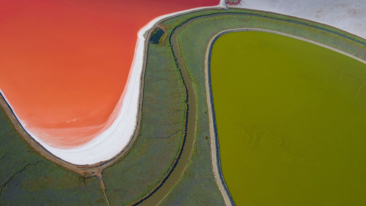 旧金山湾的盐蒸发池，美国加利福尼亚州 
