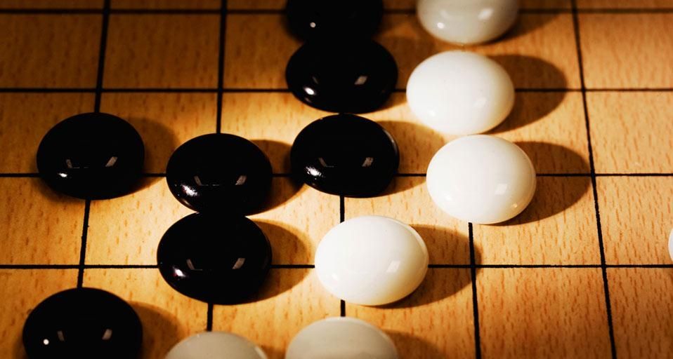 围棋与棋盘的特写