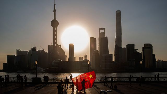 【今日国庆节】放国旗风筝的人，中国上海