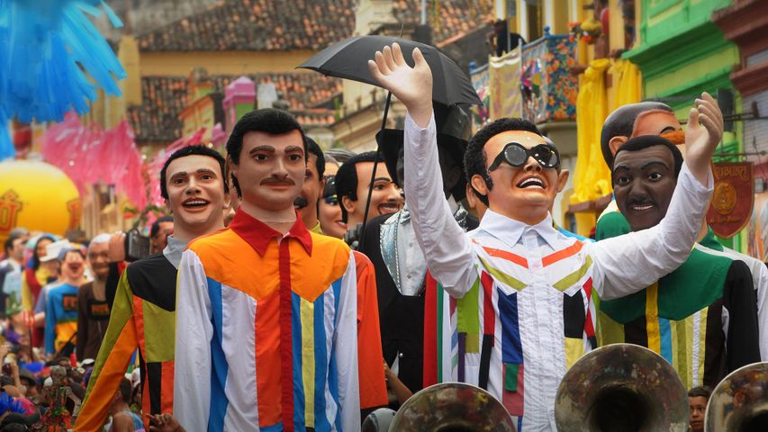 Riesenpuppen beim Karneval in Olinda, Brasilien