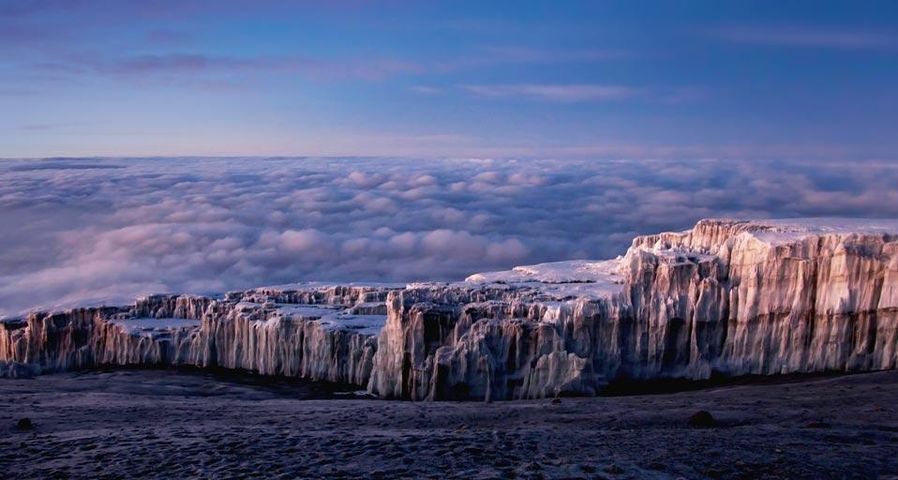 Eisfelder am Gipfel des Kilimandscharo, Tansania