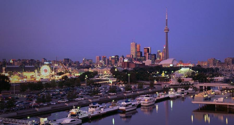 Skyline und Hafen von Toronto während der kanadischen Nationalausstellung – Gary Cralle/Getty Images ©