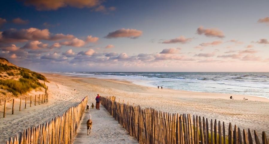 Der Strand von Carcans im Département Gironde, Frankreich – SIME/eStock Photo ©