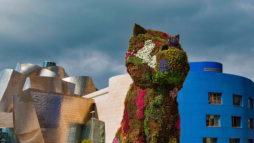 Jeff Koons' „Puppy“ vor dem Guggenheim Museum in Bilbao, Spanien 