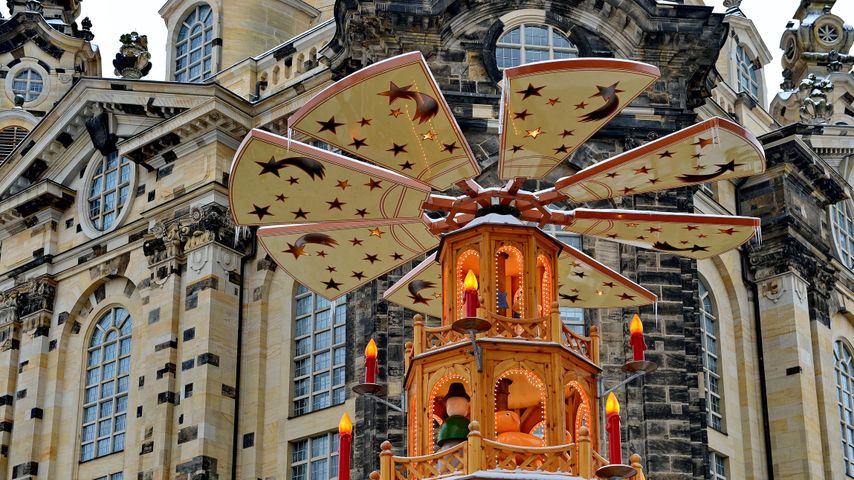 Weihnachtsmarkt an der Frauenkirche, Dresden, Sachsen