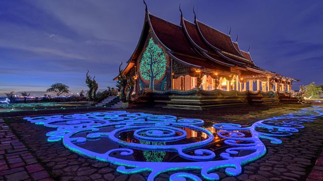 夜光寺庙，泰国乌汶府