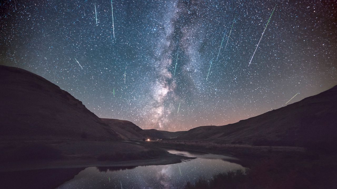英仙座流星雨，白杨木峡谷州立公园，俄勒冈州，美国