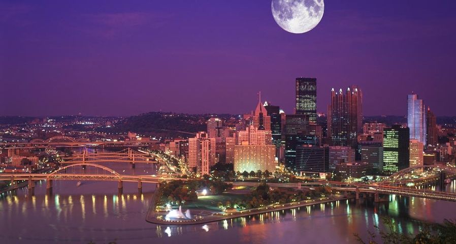 Skyline von Pittsburgh in Pennsylvania, USA – Kordcom Kordcom/Age Fotostock/Photolibrary ©