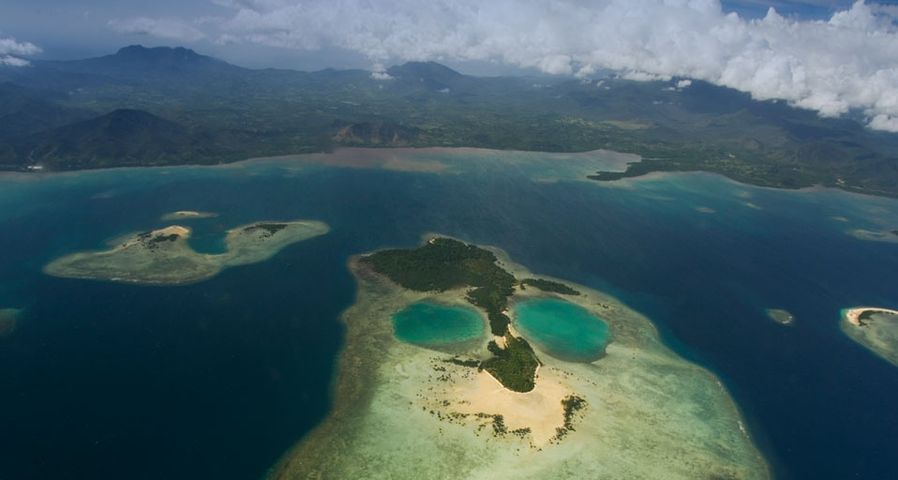 Koralleninsel in Gesichtsform nahe Puerto Princesa in der Provinz Palawan, Philippinen – Robert Harding Images/MasterFile ©