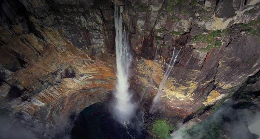 Der Santo Angel ist der höchste freifallende Wasserfall der Erde – Jay Dickman/CORBIS ©