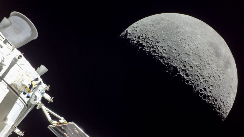 Der Mond vom Orion-Raumschiff der Artemis-Mission der NASA aus gesehen