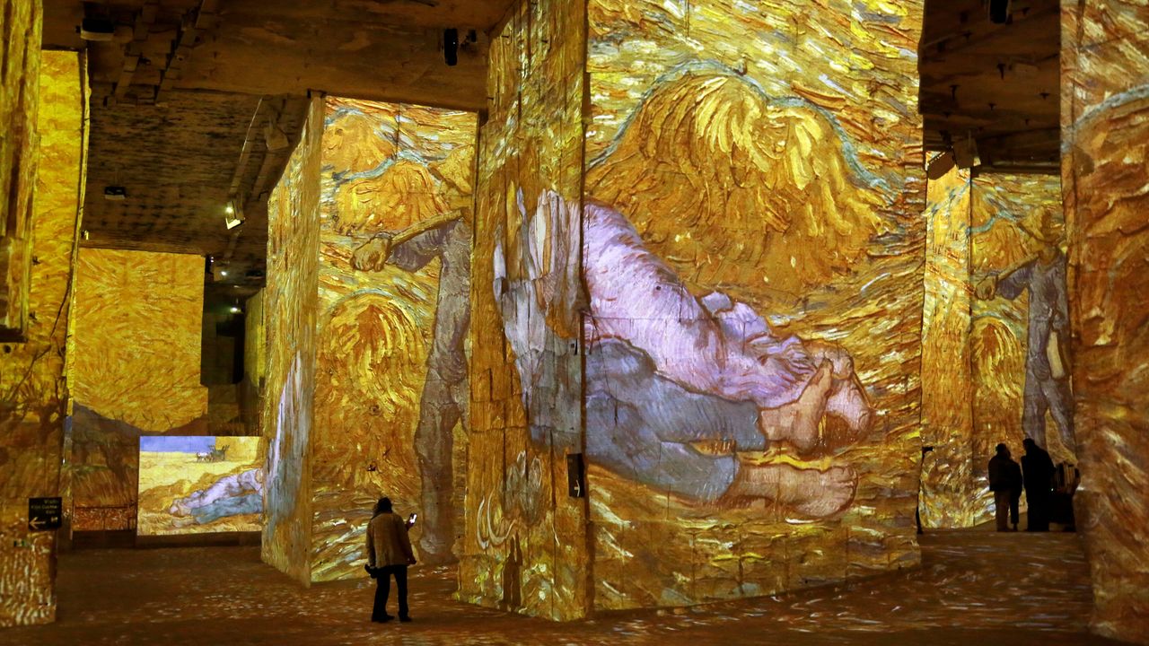 光之采石场的文森特·梵高展览, 莱博德普罗旺斯, 法国
