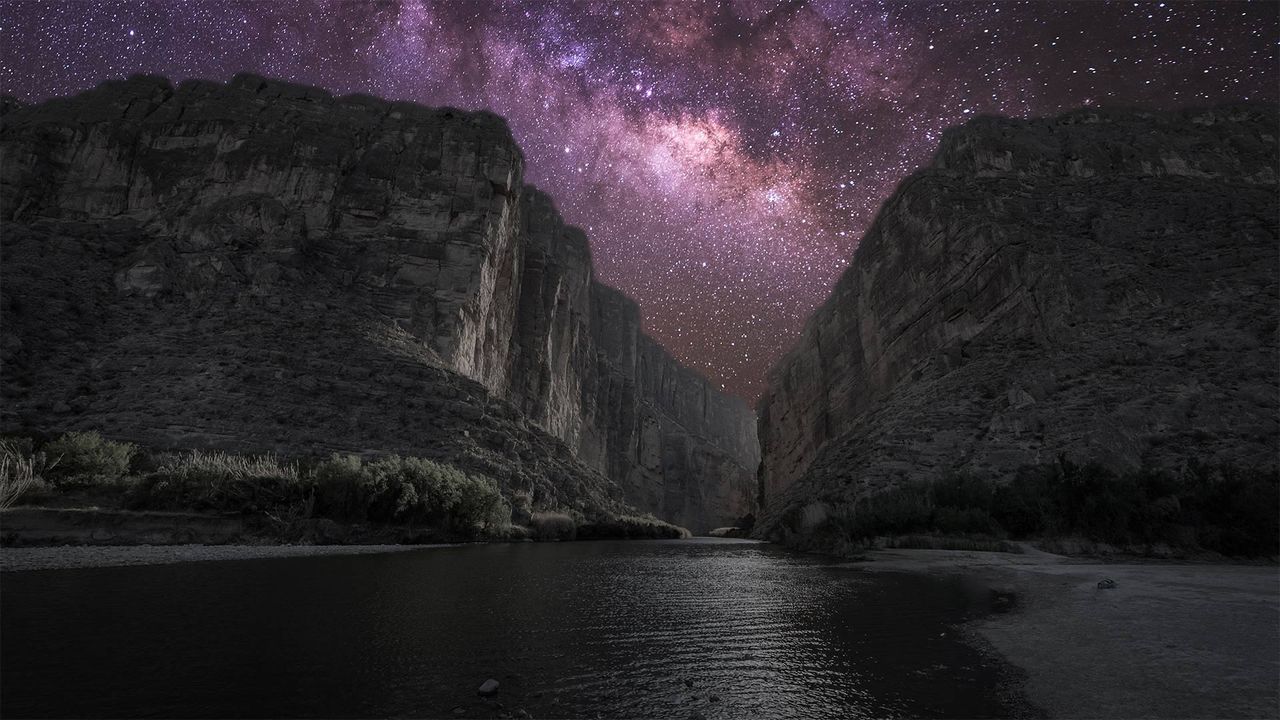 Milchstraße über dem Santa Elena Canyon im Big-Bend-Nationalpark, Texas, USA