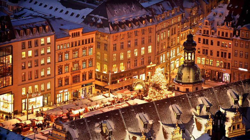 Weihnachtsmarkt vor dem Alten Rathaus, Leipzig, Sachsen, Deutschland