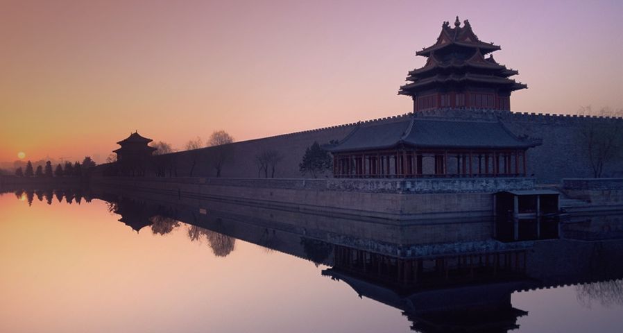 Die Sonne erwacht über der Verbotenen Stadt in China