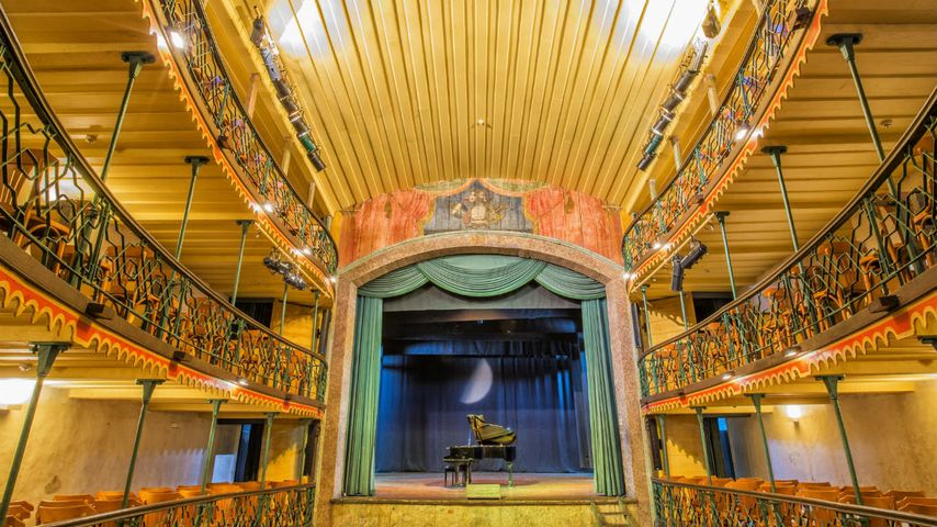 Das älteste in Betrieb befindliche Opernhaus Lateinamerikas: „Teatro Municipal“, Ouro Preto, Minas Gerais, Brasilien