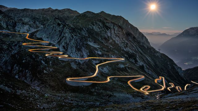 特雷莫拉公路在圣哥达山口，艾罗洛，瑞士