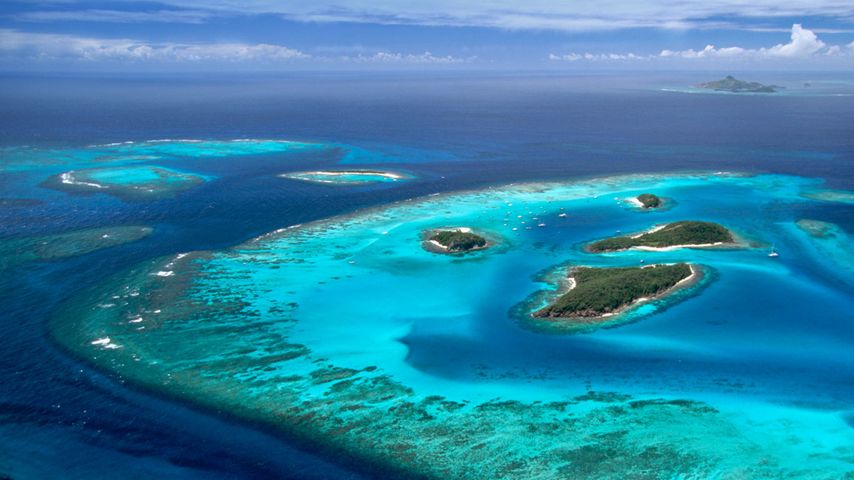 Luftbild der Inselgruppe Tobago Cays, St. Vincent und die Grenadinen
