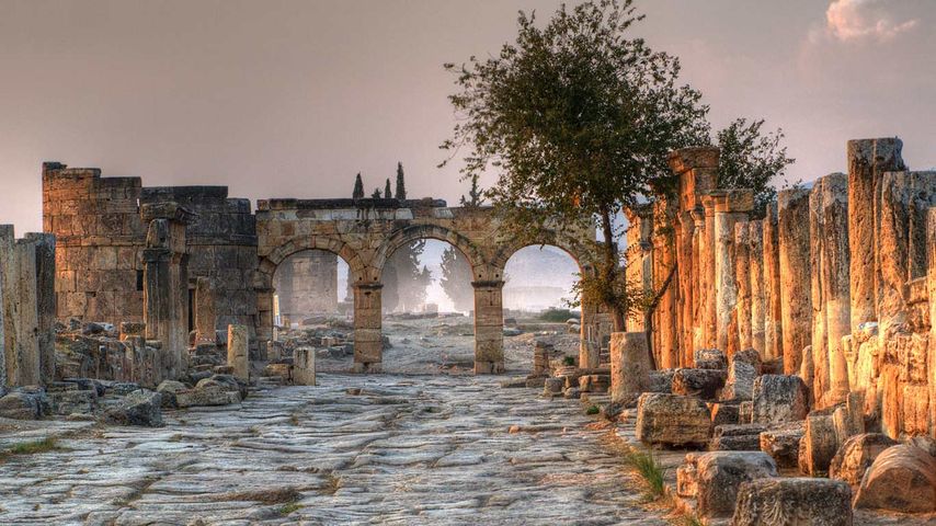 Die antike Stadt Hierapolis, oberhalb von Pamukkale, Türkei