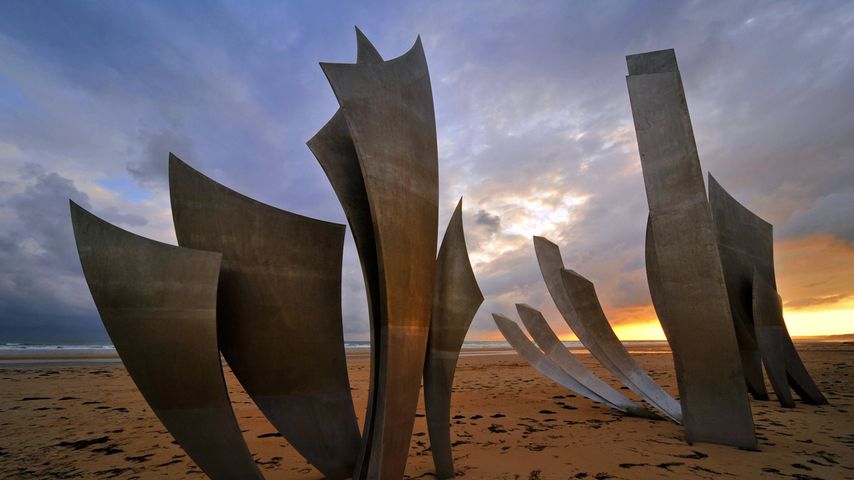 Das Denkmal Les Braves am Omaha Beach, Saint-Laurent-sur-Mer, Normandie, Frankreich