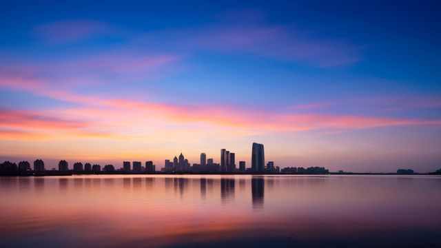 霞光城市倒影，苏州，中国