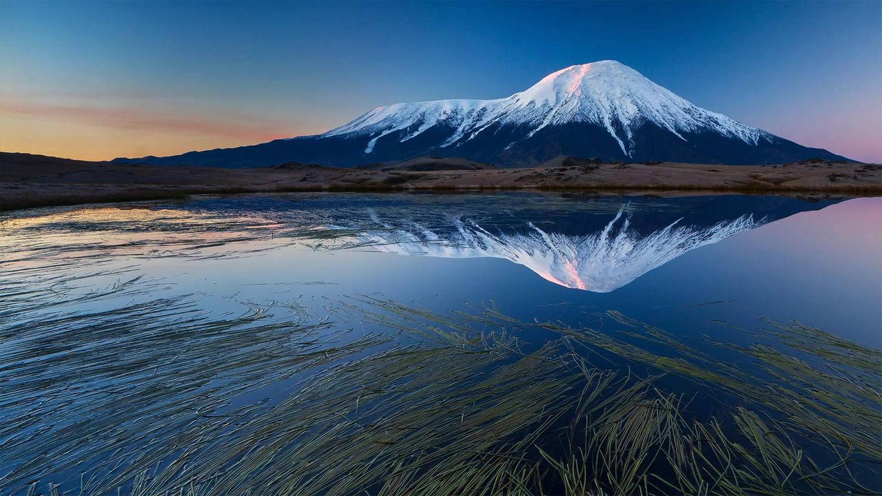 堪察加半岛上的扎尔巴奇克火山，俄罗斯