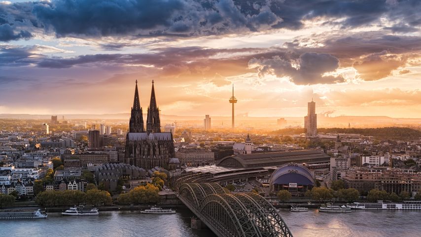 Skyline von Köln im Sonnenuntergang, Nordrhein-Westfalen