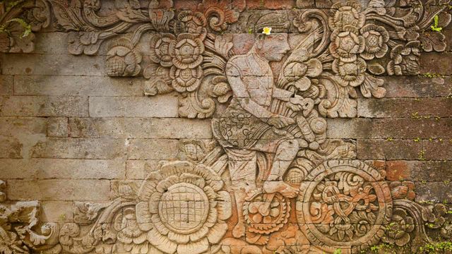 the Pura Meduwe Karang神庙中雕刻艺术家W.O.J.Nieuwenkamp的作品，印度尼西亚巴厘岛
