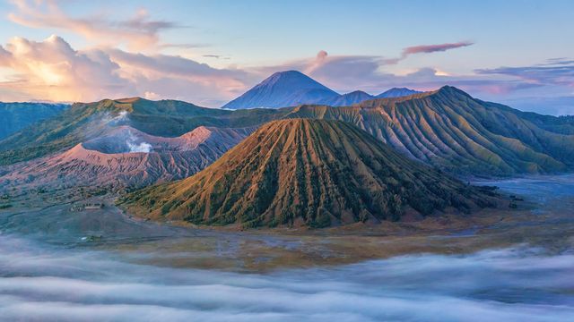爪哇岛东部的婆罗摩火山,印度尼西亚